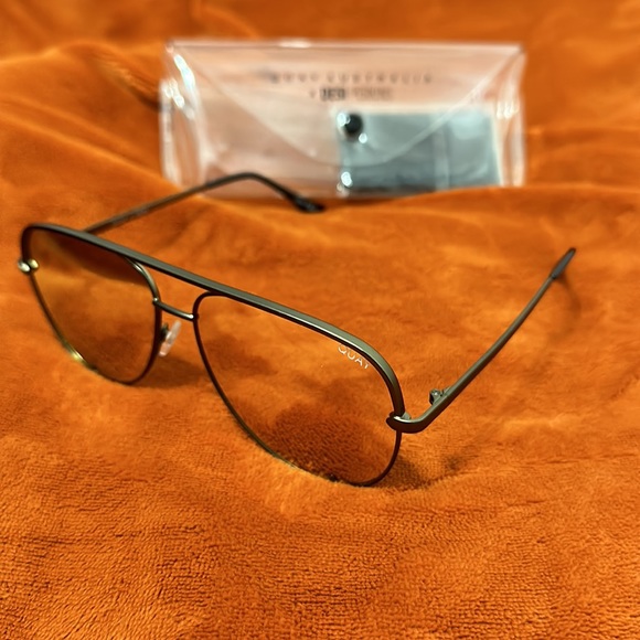 QUAY AUSTRALIA X DESI PERKINS - HIGH KEY - GOLD/ARMY GREEN - Picture 3 of 6